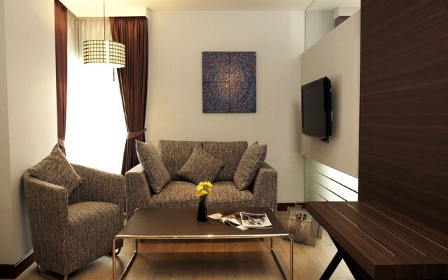 Отель Sukhumvit Suites