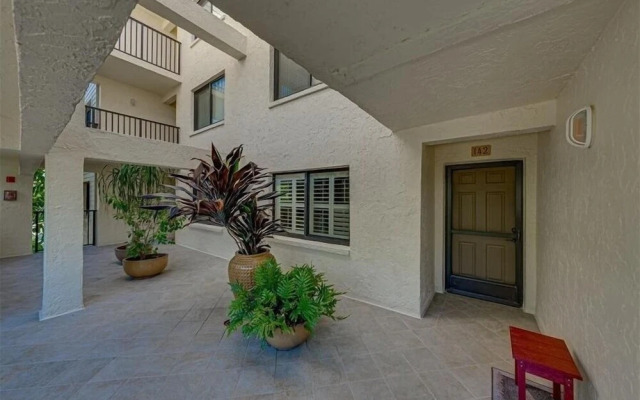 Sea Oats 142 2 Bedroom Home by RedAwning