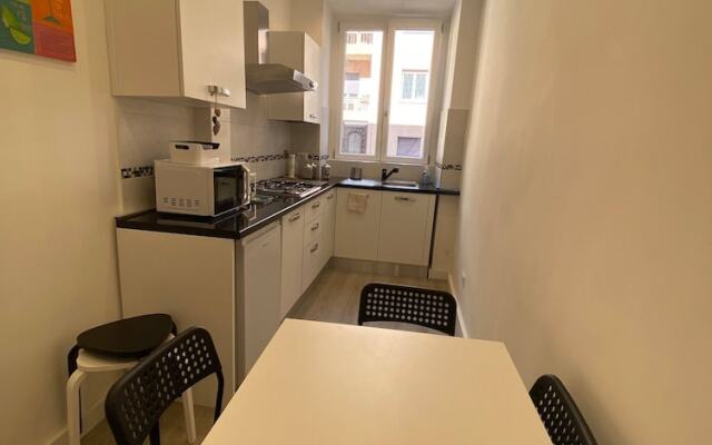 Apartment Near the Colosseum With Metro Line A a 2-minute Walk Away