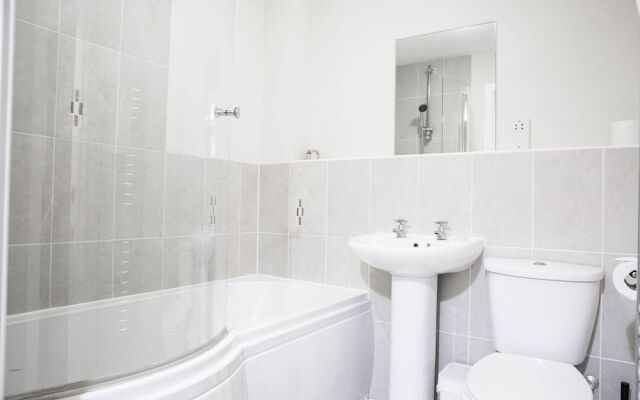 Flexi-Lets@Old Rectory Court, Frimley