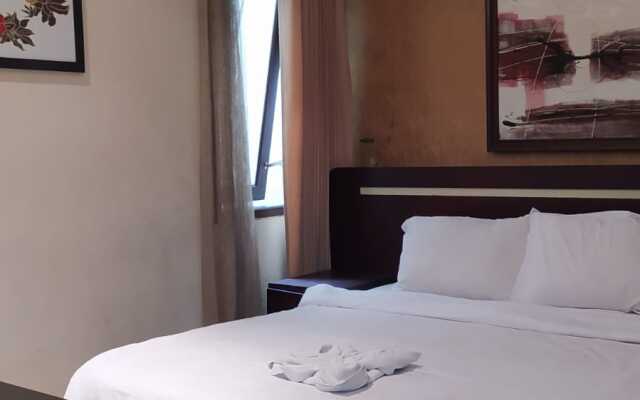 Bandoeng Guest House by Pesen Kamar