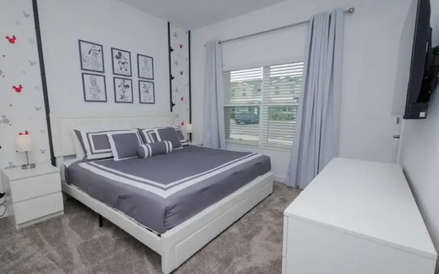 2489 RT - Ultimate Townhome Oasis With Pool