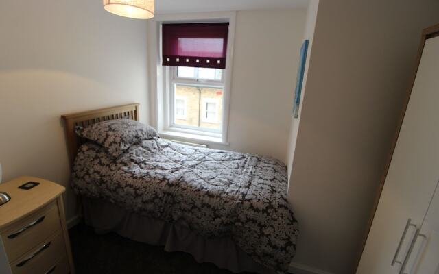 Flat 1 Palm Court