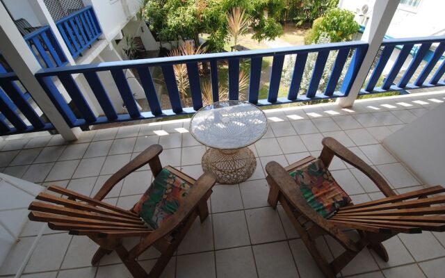 Bananaquit Apartments