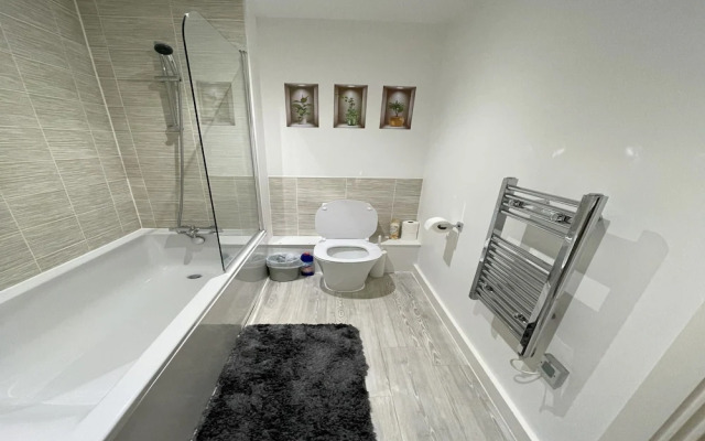 1B Steps to Uni & Stadium - Wi-fi, Brekie, Netfilx