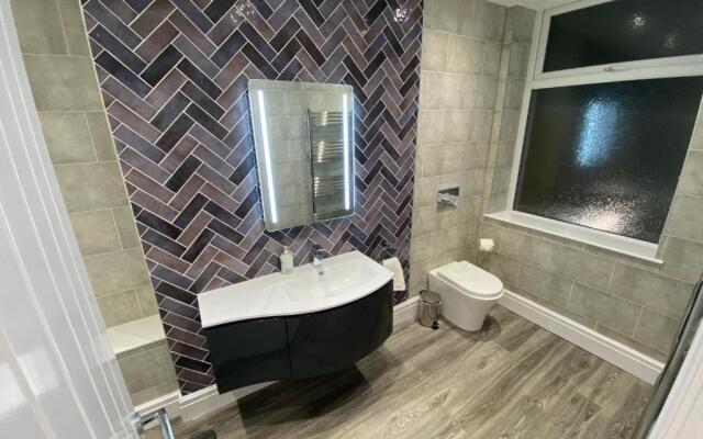 Edward Place Luxury Hot Tub Apartments