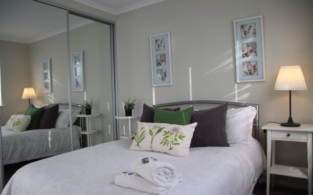 Serpentine Falls Park Home & Tourist Village