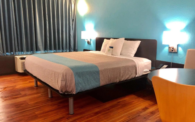 Motel 6 Nashville, TN - Airport