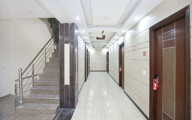 OYO 12245 Park Royal