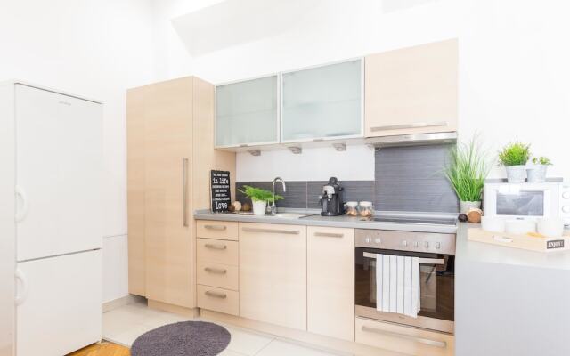 Real Apartments Zoltan