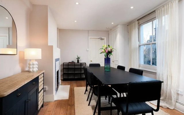 VESTO Three Bedroom Apartment in Clapham