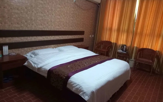 Huayun Business Hotel