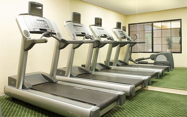 Country Inn & Suites by Radisson Columbus Edinburgh
