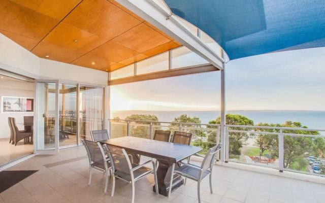 Spinnakers Apartments