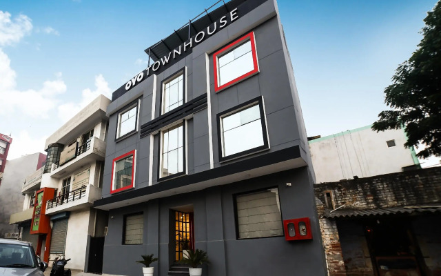OYO Townhouse 069 Civil Lines