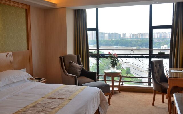 Vienna Hotel Guangzhou Chimelong Dashi Metro Station