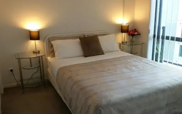 High Class Auckland City Apartment