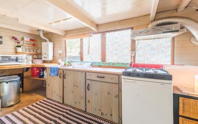 Houseboat in Jordaan Area