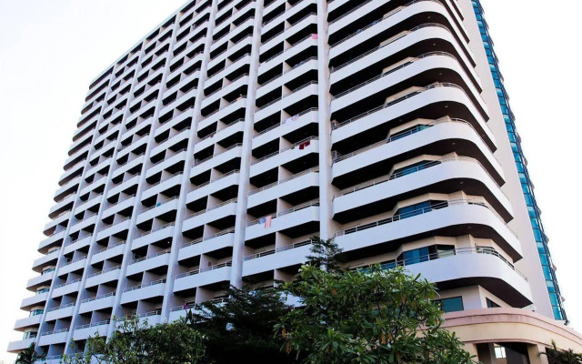 R-Con Wong Amat Suite