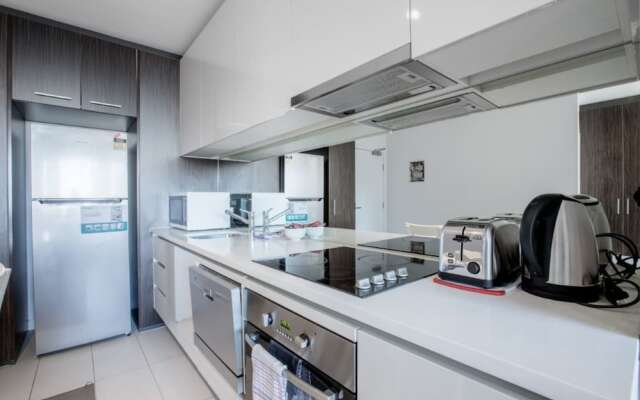 Lovely Home Close To South Cross Designer Apartment