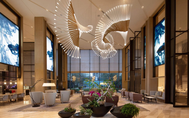 Crowne Plaza Foshan Nanhai-an IHG Hotel-Guangzhou South Railway Station Free Shuttle Bus