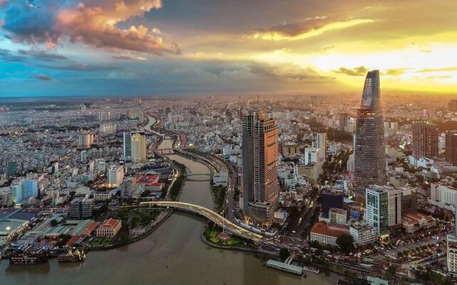 RedDoorz near Tan Son Nhat Airport