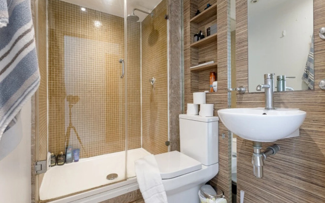 Fantastic 2 Bedroom Apartment Near Canary Wharf