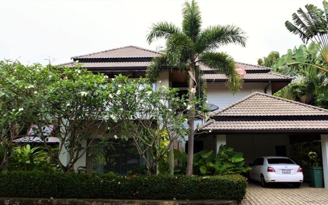House With 3 Bedrooms in Rawai, With Private Pool, Enclosed Garden and