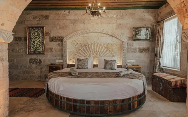 Sah Saray Cave Suites Halal Hotel