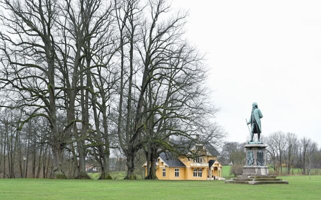 Newly-renovated 2-bedroom Apartment in Charlottenlund