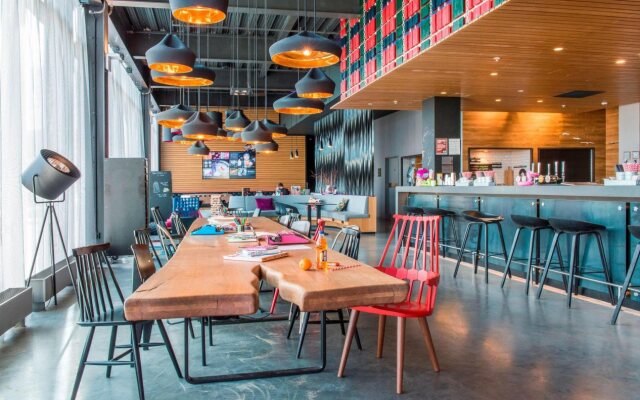 Moxy Aberdeen Airport