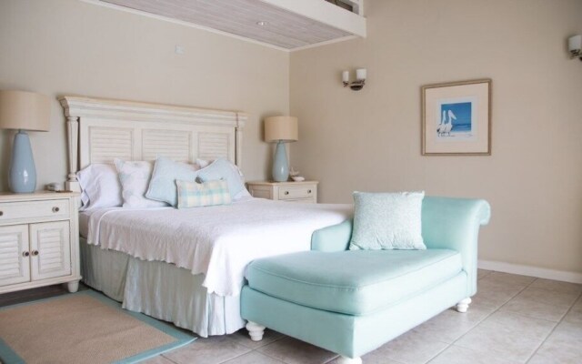 Waterfront Townhouse - Harbour 17 3 Bedroom Townhouse by RedAwning