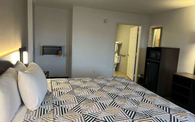 Motel 6 Junction, Texas - Llano River