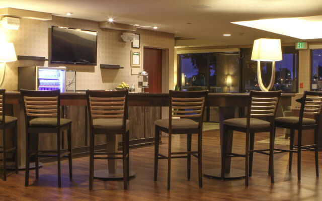 Best Western Plus Bayside Hotel