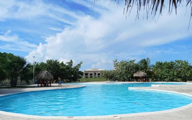 Bright Apartment at Punta Cana Wifi/ac/elect/iron/parking