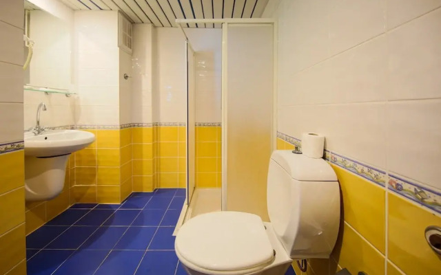 May Garden Club Hotel