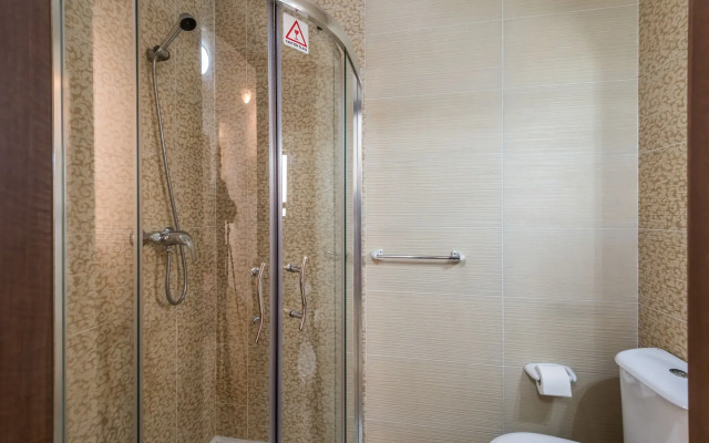 Blue Harbour 4 Seafront apartment by Getaways Malta