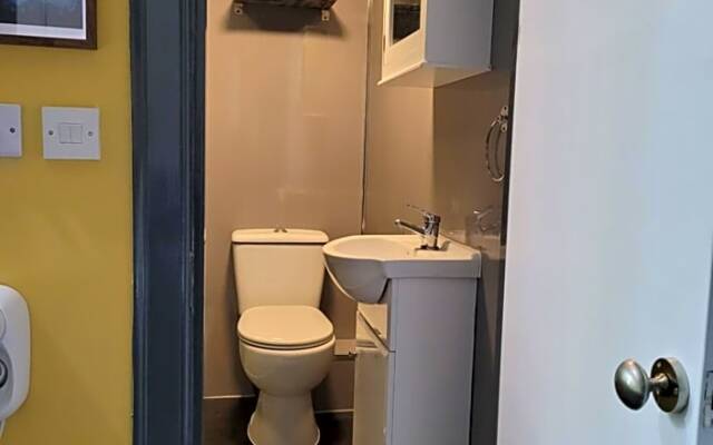 The Residence - 47 Minto St