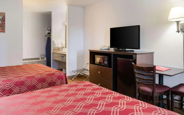 Bend Inn & Suites