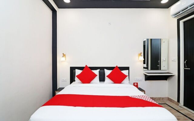 OYO 29423 03 Townhouse Inn