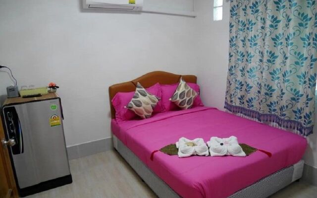 Nawee Guesthouse Sairee - Hostel