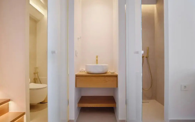 Phos Hotel Adults Only