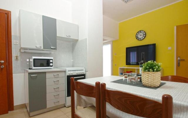 Apartments Biskupije 810
