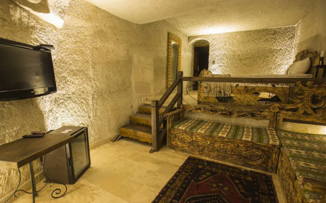 Spelunca Cave Suites