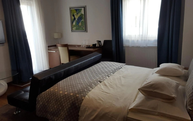 Hotel Villa Karda