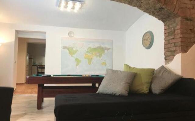 Big Homebase with Billardtable