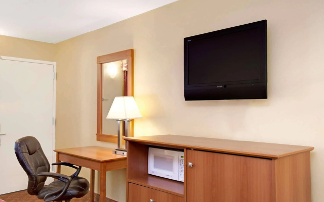 Red Roof Inn Bordentown - McGuire AFB