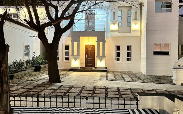 435 on vale boutique aparthotel