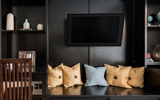 Old Town Luxury by Casago