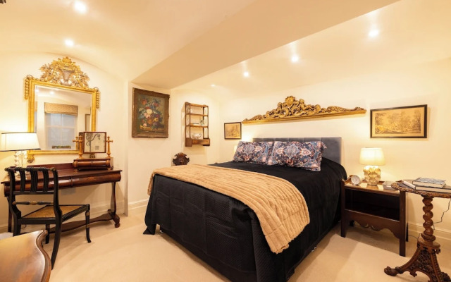 Paddington 7-bed 13-guest Massive House W/patio